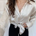 Le lis SATIN BLOUSE Photo 2