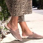 Birdies Size 9 Classic Phoebe Slippers Cream Velvet Faux Fur Slide Shoes Women's Tan Photo 1