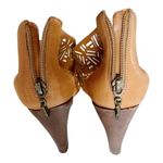 Diane Von Furstenberg  Tribal Opal Wedge Criss Cross Sandals Brown Beige 7.5 EUC Photo 4