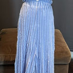 Women’s Blue V Photo 0