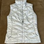 The North Face  550 Down Filled Cream/ Gray Insulated Vest Photo 0
