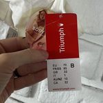 NWT Triumph bra size 32B Photo 2