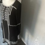 Embroidered Black and White Women's Top Size M Photo 3