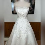 Gloria Vanderbilt Beautiful Vintage 90s  Embroidered Satin Wedding Gown & Veil! Photo 6