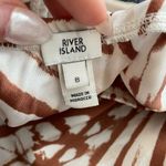 River Island  wavy print bias‎ midi skirt with split detail in cream brown size 2 Photo 4