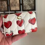 Coach Authentic 1941 Nappa leather Heart zip around 3 compartments wallet. Photo 3