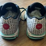 Mizuno 18 Running Shoes Photo 3