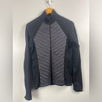 Athleta  Women's Flurry Force Insulated PrimaLoft Jacket  size medium  Black READ Photo 2