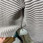 Varley   pull over sweater Photo 6