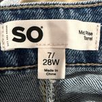 SO  Women's Blue Mid-Rise Barrel Jeans Photo 9