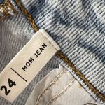 PacSun  SZ 24 Mom Jeans Mid-Rise Zip-Fly Distressed Rips Pockets Light Wash Blue Photo 10