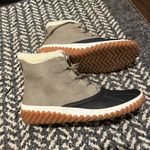 Skechers  Cream and Black Winter Boots Photo 4