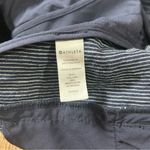 Athleta  Linen Striped Shorts Navy Size 6 Athleisure Pockets Womens Photo 3