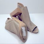 Vaneli‎ Bathild Stacked Block Heeled Tan Sandals Size 9 Photo 7