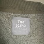 Aritzia Tna crewneck Photo 2