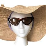 New! Cat eye shaped sunglasses! Brown Photo 0