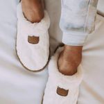 These Three Boutique White Slippers Photo 0