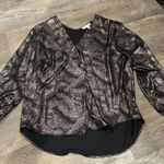 Gibson Latimer  large sparkly top Photo 0