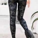 Spanx Faux Leather Camo Legging 20185R Matte Black Camo XS Photo 5