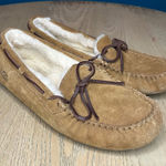 UGG  Dakota Light Brown Sheepskin Lined Tan Moccasin Slippers Women’s Size 8 Photo 0