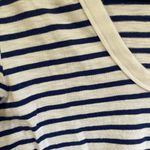 Universal Threads Striped V-Neck T-Shirt Photo 1