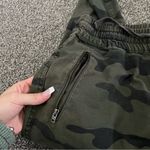 Aritzia TNA Camo Alex Joggers Size Small Black Photo 3