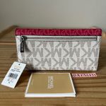 Michael Kors Wallet Photo 2