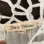 Hot & Delicious  white tunic style top woman’s size small Photo 4