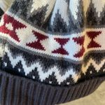 Old Navy  Knit Cuffed Beanie Gray White Red Aztec stripes snowboarding ski Sz S Photo 9