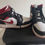 Nike Jordan 1 Mid Gym Red Photo 0