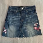 EXPRESS  Floral Embroidered Denim Mini Skirt Size 2 Photo 1