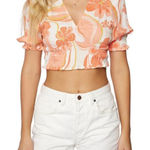 O'Neill ✨HP✨Naomi Floral Crop Top
✨ Photo 0