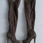 Jennifer Lopez thigh high gray boots Photo 1