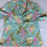 Tommy Bahama  Women's Green Floral Short Sleeve Button Down Shirt Size M Photo 2