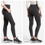 Athleta NWT  Headlands Hybrid Tight in Black Size 10 Photo 1
