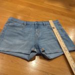 Old Navy  women’s mid-rise wow Jean shorts size 12. Photo 5