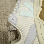 VEJA  Venturi Alveomesh Sneakers in Gravel Menthol Ice size 7 Photo 7