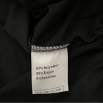 Classic Black Sleeveless V Photo 5