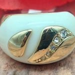 Camille Lucie NWT Gold Tone And White Ladies Ring Size 8 Rhinestones Photo 1