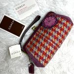Coach NWT  Hampton Houndstooth Kisslock Wristlet Photo 0
