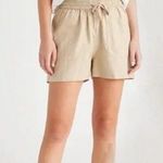 Quince 100% Linen Shorts Womens L Beige Tan Beachy Ethically Woven Coastal Size L Photo 0