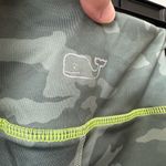 Vineyard Vines  Printed Performance Leggings Camo Sage Olive Size L Photo 4