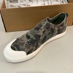 sbicca Camouflage Slip-On Sneakers Size 8 by   Photo 0