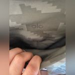 Alo Yoga Green Houndstooth Print
Leggings size L Photo 2