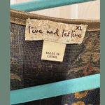 Live and let live  XL blouse Photo 3