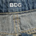 BDG  Women’s Dree Pieced Camo High-Rise Cheeky Jean Short Size 29 Photo 4