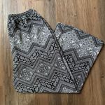 Ultra Flirt Black & White Cropped Wide Leg Pants Photo 4