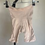 SKIMS  SEAMLESS SCULPT MID THIGH‎ SHORT sand size S NWOB Photo 4