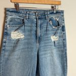 American Eagle  distressed Mom Straight jeans Photo 1