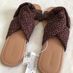 Old Navy New  animal print twist flat sandals, women size 7 Photo 3